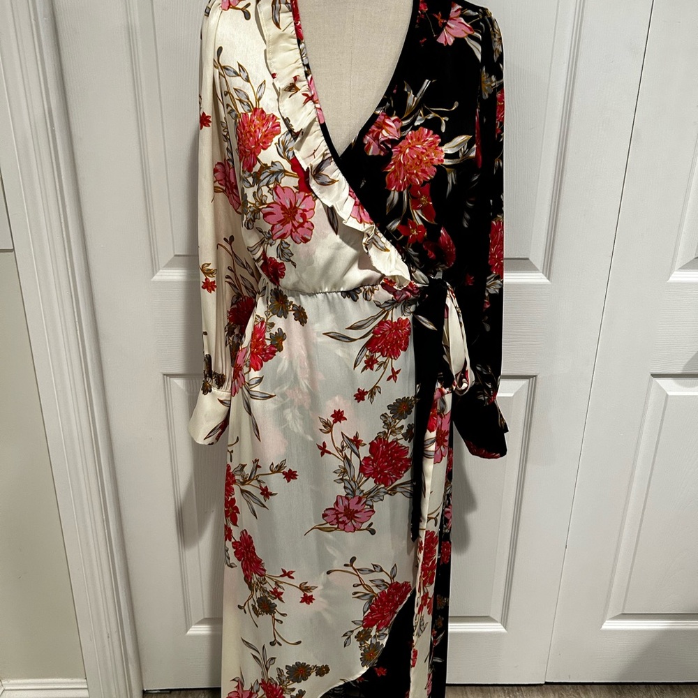 Misa Los Angeles Floral Maxi Dress - Black and Cream